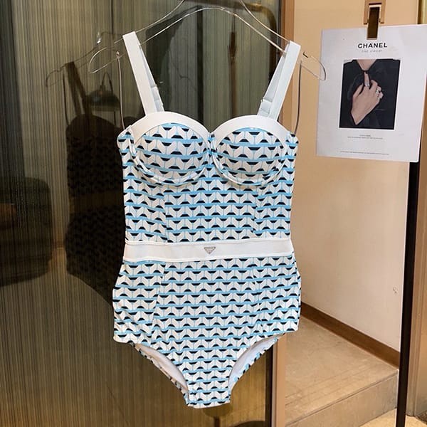 セレブ多数愛用プラダ トライアングルロゴ ワンピース 水着 パチモン puw15002